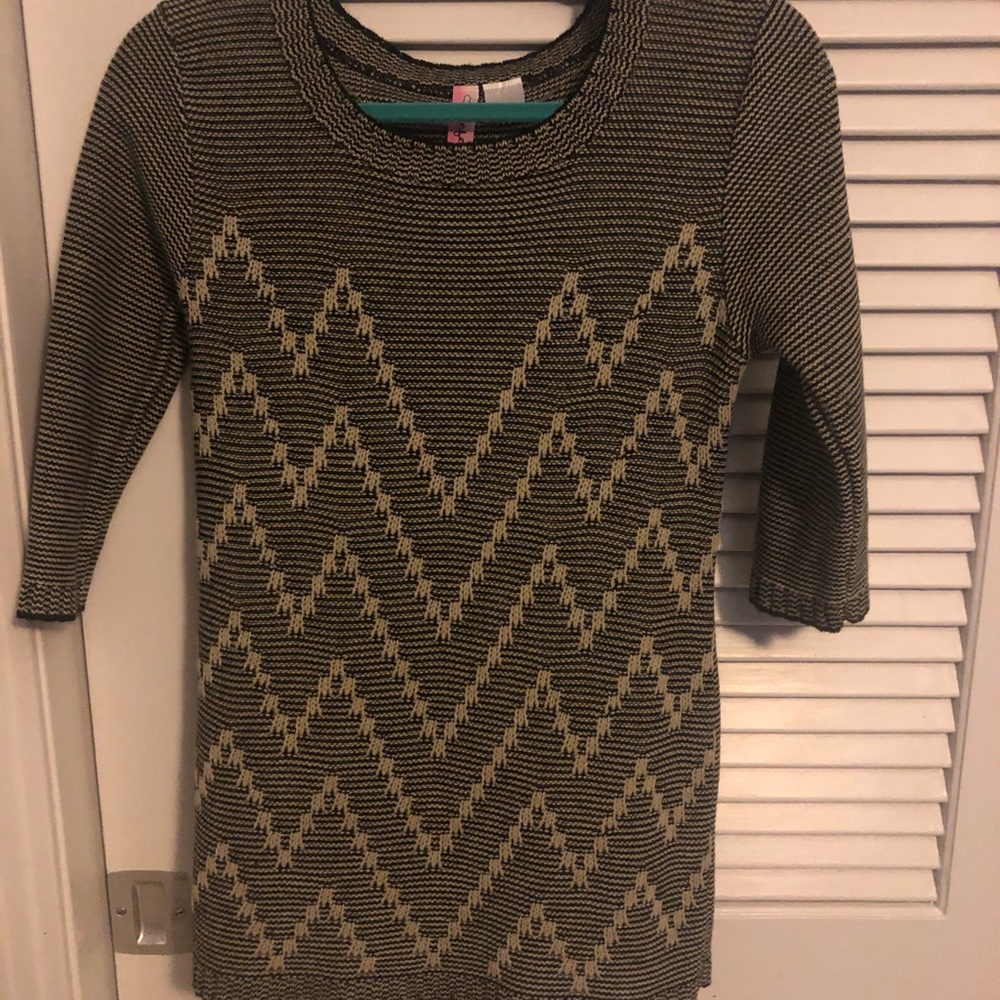 Black and Tan 3/4 sleeve shirt